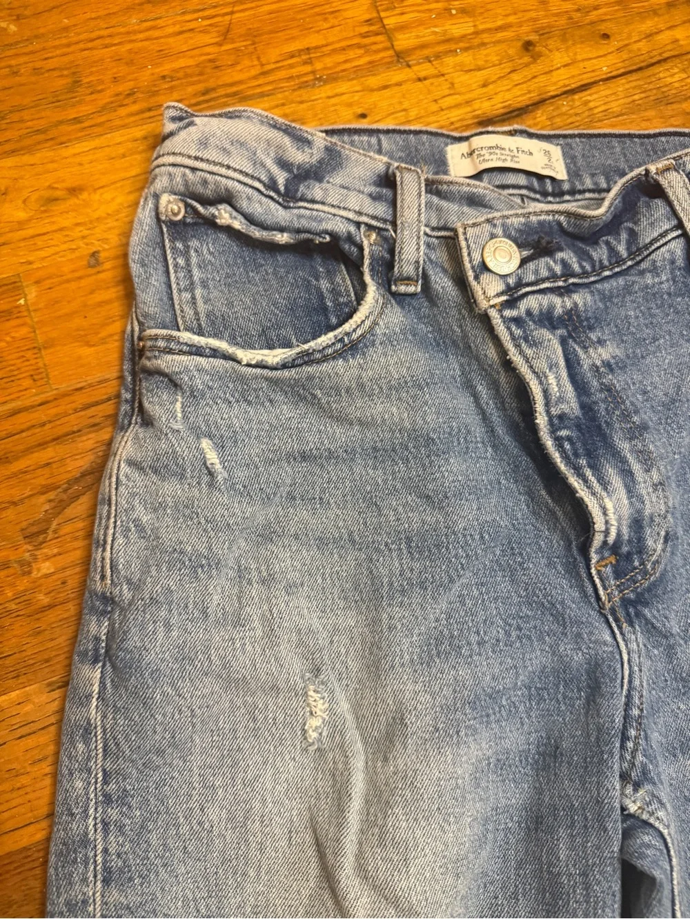 Abercrombie & Fitch Light Blue Women's Jeans - Picture 1 of 5